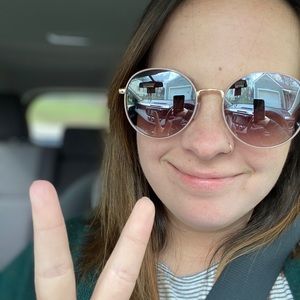 Meet your Posher, Amanda